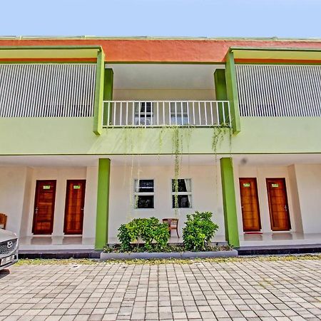 Capital O 91384 Rintaka Residence Senggigi Exteriér fotografie