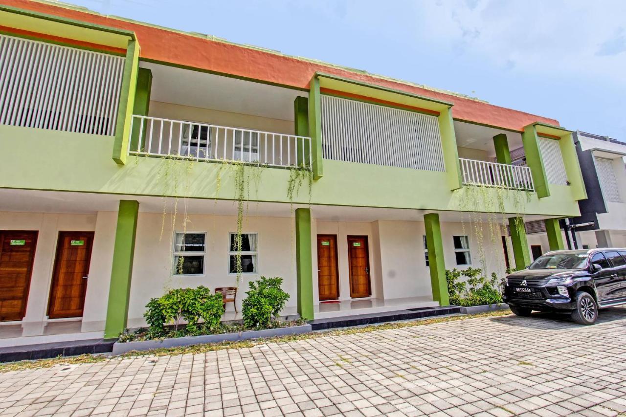 Capital O 91384 Rintaka Residence Senggigi Exteriér fotografie